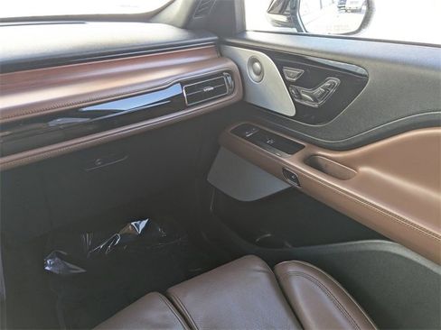 Used 2021 Lincoln Aviator Reserve w/ Equipment Group 201A image 21