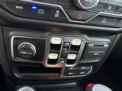 Used 2023 Jeep Wrangler Unlimited Sahara w/ Cold Weather Group image 35