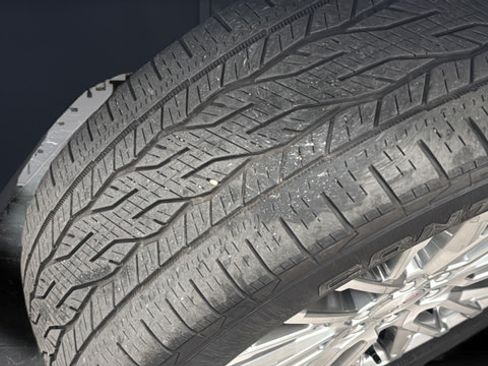 Used 2024 GMC Acadia Denali AWD/4WD image 38