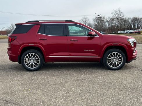 New 2026 GMC Terrain Denali w/ LPO, Floor Liner Package image 46