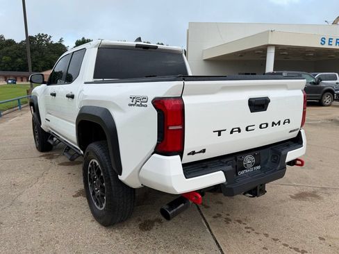 Used 2025 Toyota Tacoma TRD Off-Road AWD/4WD image 3