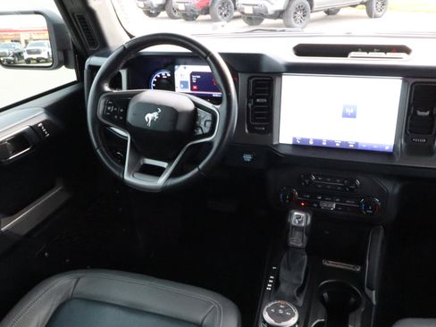 Used 2022 Ford Bronco Outer Banks image 10
