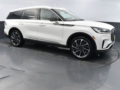 New 2026 Lincoln Aviator Reserve w/ Luxury Package image 3