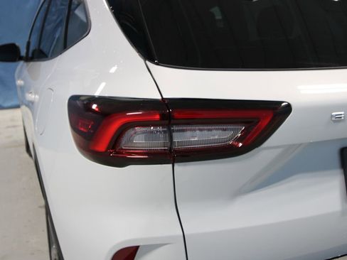 Used 2025 Ford Escape ST-Line w/ Equipment Group 301A FWD image 38
