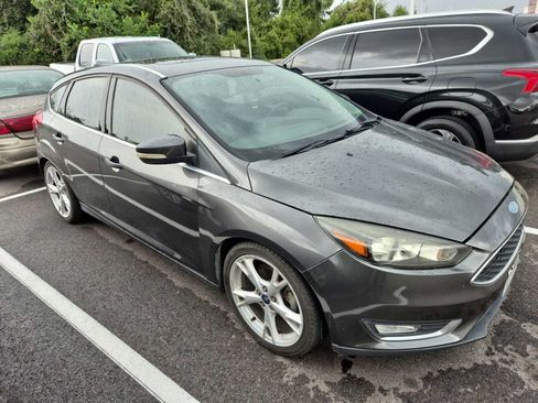 Used 2016 Ford Focus Titanium FWD image 4