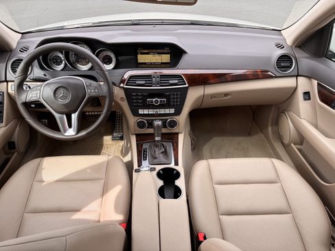 Used 2012 Mercedes-Benz C 250 Sedan image 2