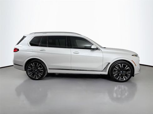 New 2027 BMW X7 xDrive40i AWD/4WD image 4