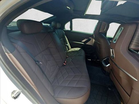 Used 2024 BMW 760i xDrive AWD/4WD image 19