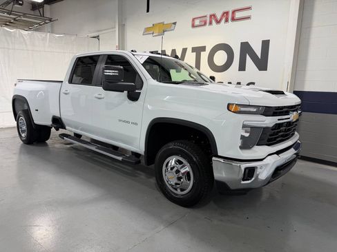 New 2026 Chevrolet Silverado 3500 LT w/ Safety Package AWD/4WD image 2