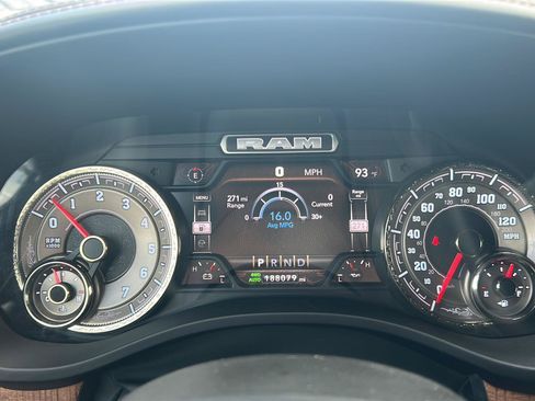Used 2022 RAM 1500 Limited w/ Body Color Bumper Group AWD/4WD image 8
