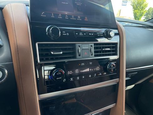 Used 2023 INFINITI QX80 Sensory w/ All-Season Package RWD image 18