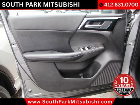 Used 2022 Mitsubishi Outlander SE image 14