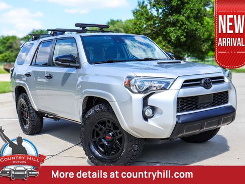Used 2020 Toyota 4Runner Venture w/ Moonroof Package AWD/4WD image 1