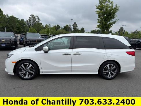 Certified 2024 Honda Odyssey Touring image 4