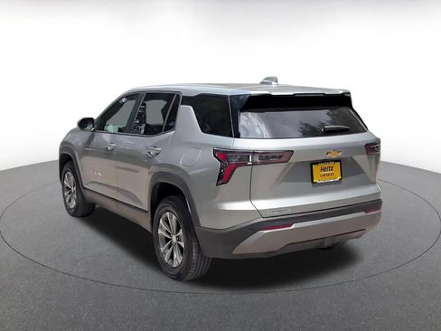 Used 2025 Chevrolet Equinox LT FWD image 9