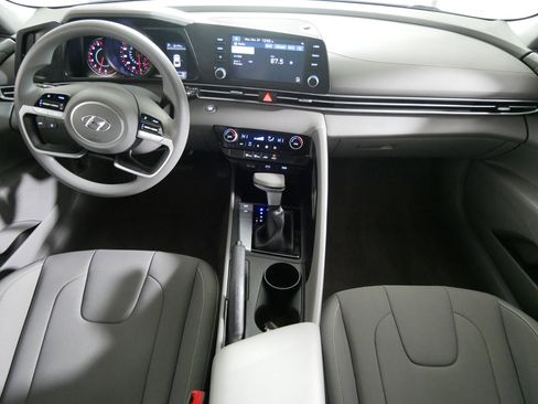 Used 2023 Hyundai Elantra SEL image 10