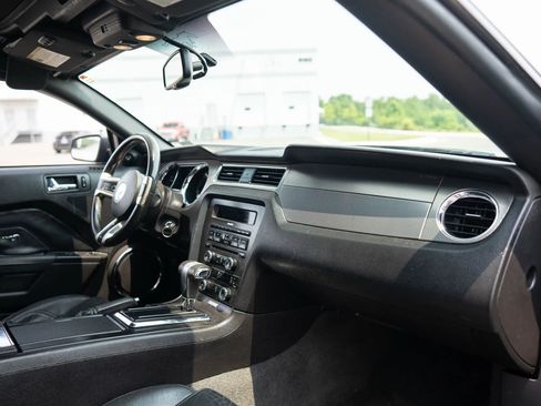 Used 2012 Ford Mustang GT Premium RWD image 17