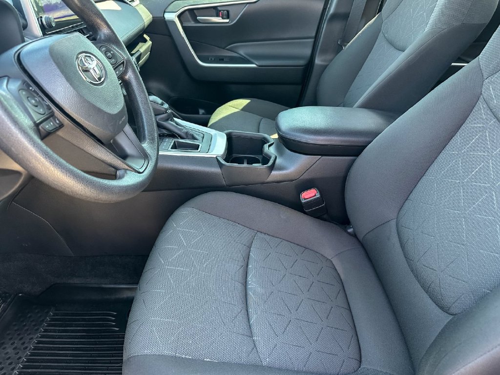 Used 2023 Toyota RAV4 XLE w/ Convenience Package FWD image 13