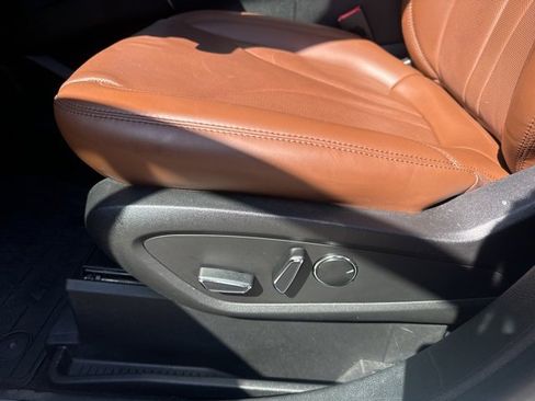 Used 2023 Lincoln Nautilus Reserve w/ Luxury Package image 11