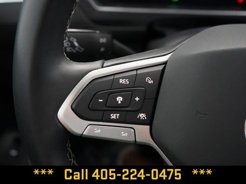 Used 2024 Volkswagen Tiguan SE FWD image 32