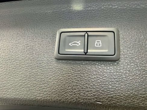 Used 2023 Audi SQ5 Premium Plus w/ Premium Plus Package AWD/4WD image 9