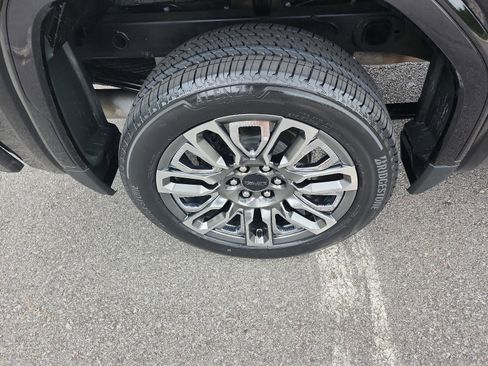 Used 2023 GMC Sierra 1500 Denali Ultimate AWD/4WD image 6