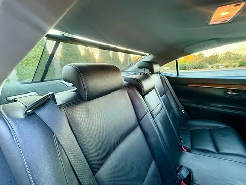 Used 2015 Lexus ES 300h image 8