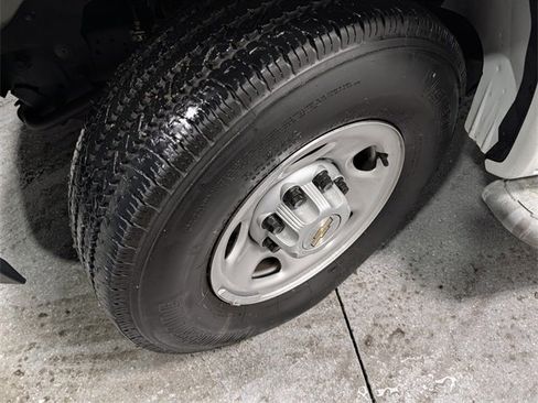 Used 2024 Chevrolet Express 2500 w/ Driver Convenience Package image 10