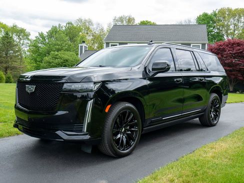 Used 2023 Cadillac Escalade ESV Sport Platinum AWD/4WD image 7