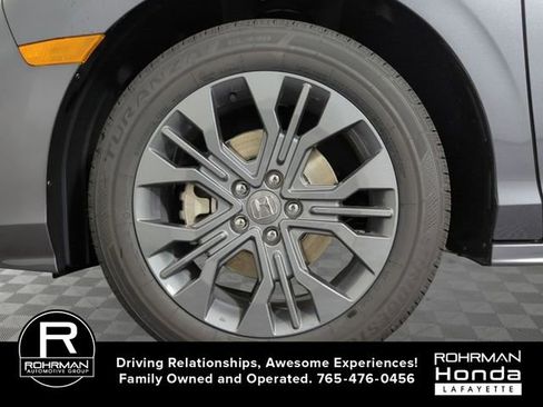 New 2026 Honda Odyssey Touring image 8