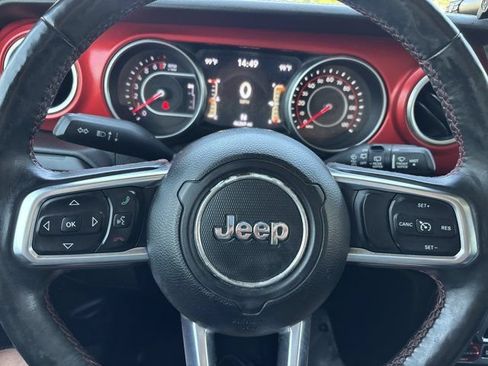 Used 2018 Jeep Wrangler Unlimited Rubicon w/ Dual Top Group AWD/4WD image 28