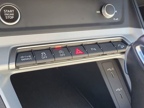 Used 2022 Audi Q3 2.0T Premium w/ Convenience Package image 21