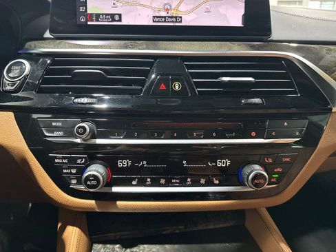 Used 2019 BMW M550i xDrive w/ Premium Package AWD/4WD image 67