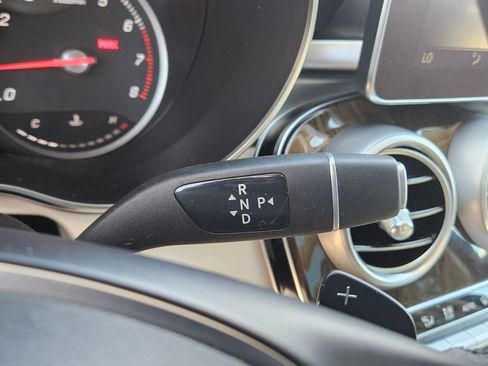 Used 2018 Mercedes-Benz GLC 300 4MATIC image 24