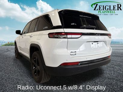 Used 2023 Jeep Grand Cherokee Altitude