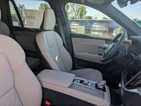 New 2026 Volvo XC90 B6 Plus w/ Protection Package Premier image 14