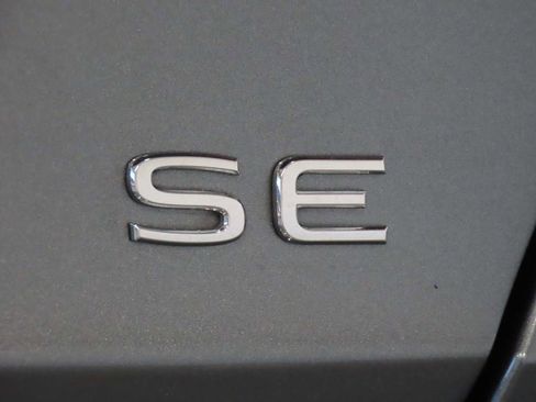 Used 2024 Volkswagen Jetta SE image 6