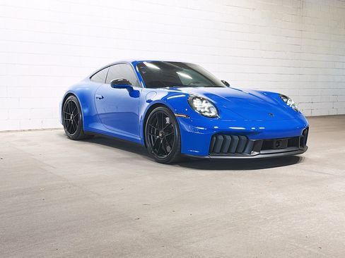 Used 2025 Porsche 911 Carrera 4 GTS image 6
