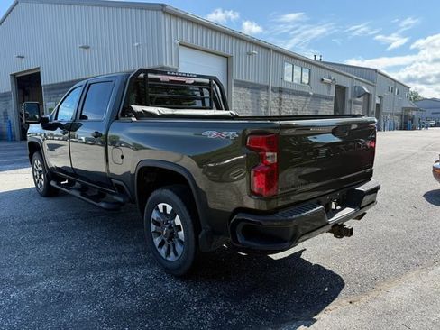 Used 2023 Chevrolet Silverado 2500 Custom w/ Custom Value Package AWD/4WD image 3