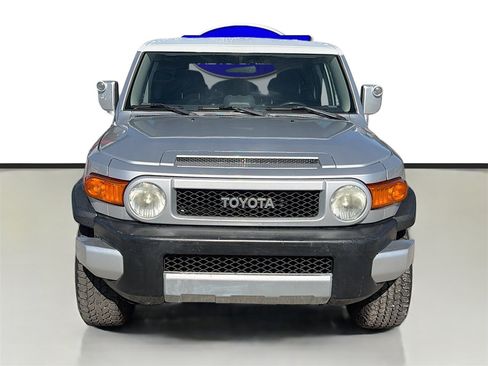 Used 2007 Toyota FJ Cruiser 2WD image 2
