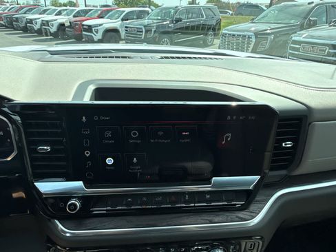 Used 2026 GMC Sierra 1500 SLT w/ SLT Premium Package AWD/4WD image 33