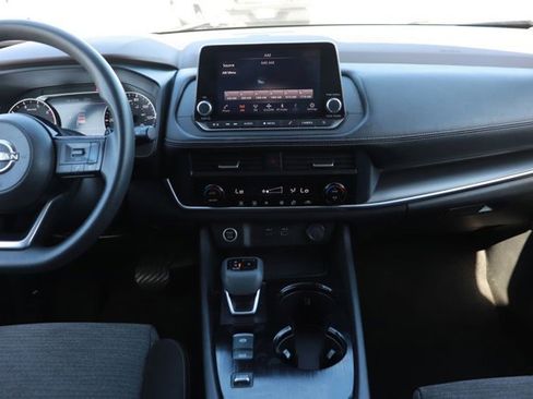 Used 2023 Nissan Rogue SV image 14