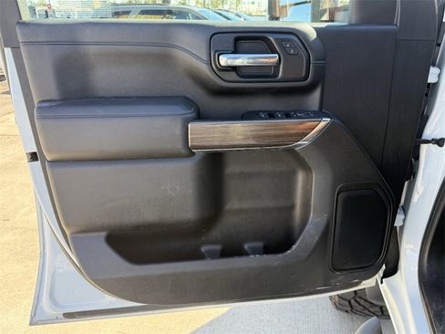 Used 2021 Chevrolet Silverado 2500 LT w/ Convenience Package image 7