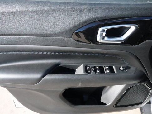 New 2026 Jeep Compass Latitude image 16