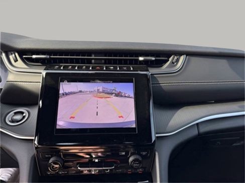 New 2025 Jeep Grand Cherokee L Laredo image 11