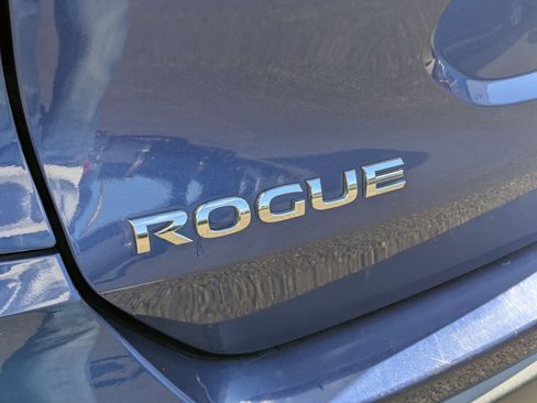 Used 2017 Nissan Rogue S image 27