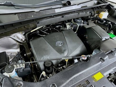 Used 2018 Toyota Highlander Limited FWD image 26