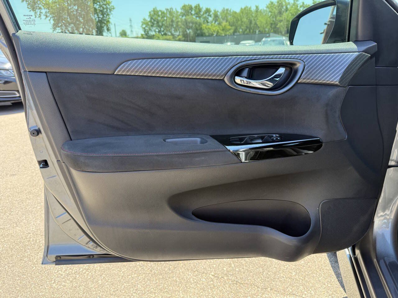 Used 2018 Nissan Sentra NISMO FWD image 12