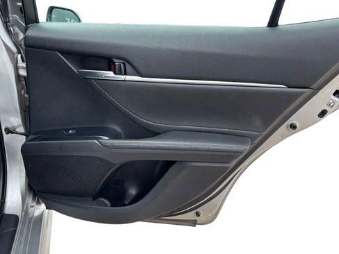 Used 2018 Toyota Camry XSE FWD image 21