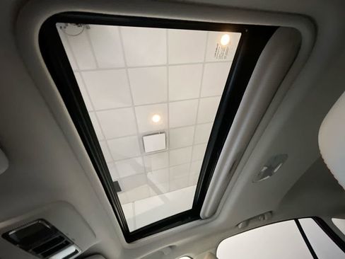 Used 2017 Subaru Crosstrek 2.0i Limited image 22